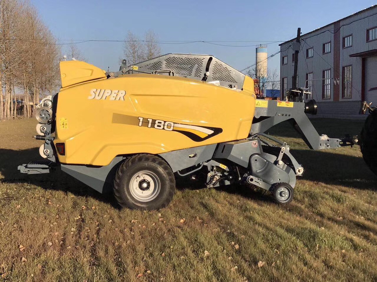 9yt-1180型 新型不停车圆捆打捆机